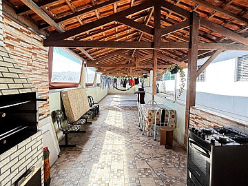 CASA ASSOBRADADA - AVALIA APTO MENOR VALOR NO NEG�CIO